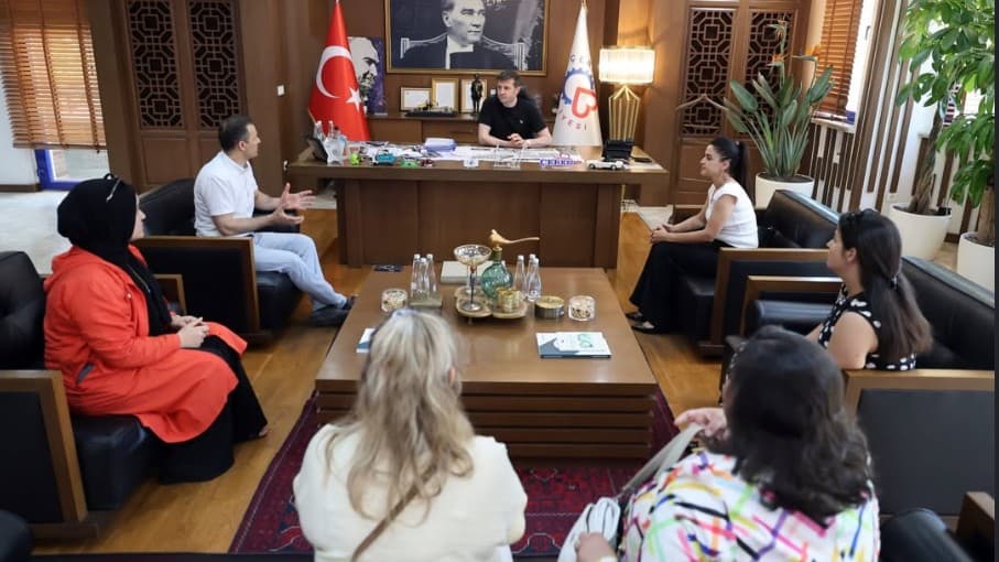 HALK EĞİTİM MERKEZİ KURSİYERLERİNDEN BAŞKAN AKAY’A ZİYARET