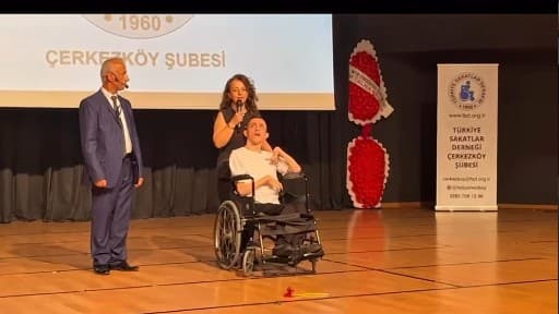 Türkiye Sakatlar Derneği Çerkezköy Şubesi’nin Yıl Sonu Gösterisi Duygusal Anlara Sahne Oldu