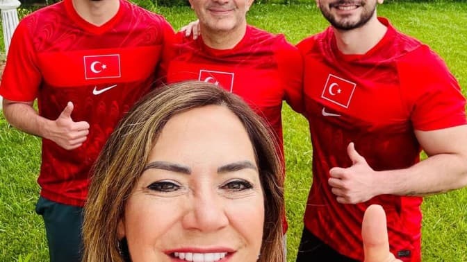 Tekirdağ Büyükşehir Belediye Başkanı Candan YÜCEER, 2026 Dünya Kupası’da Milli Takımıza Aile Boyu Destek Verdi.